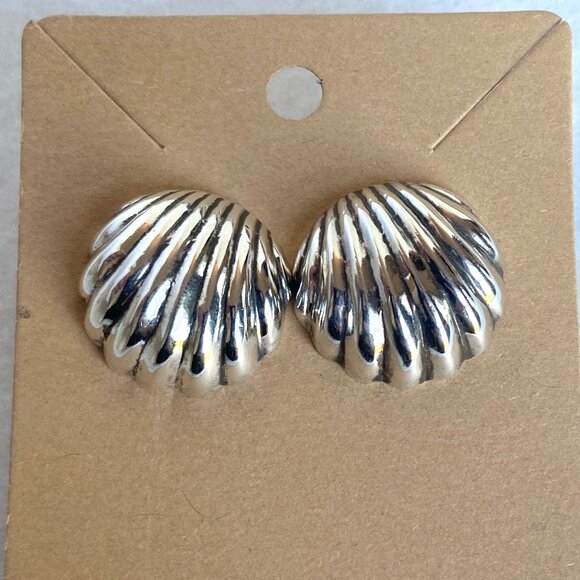 Sterling Silver 925 Hollow Modernist Sculptural Scalloped Shell Stud Earrings - Picture 11 of 16